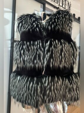 Black & Silver Faux Fur Tiered Vest - Women's Cozy Layer